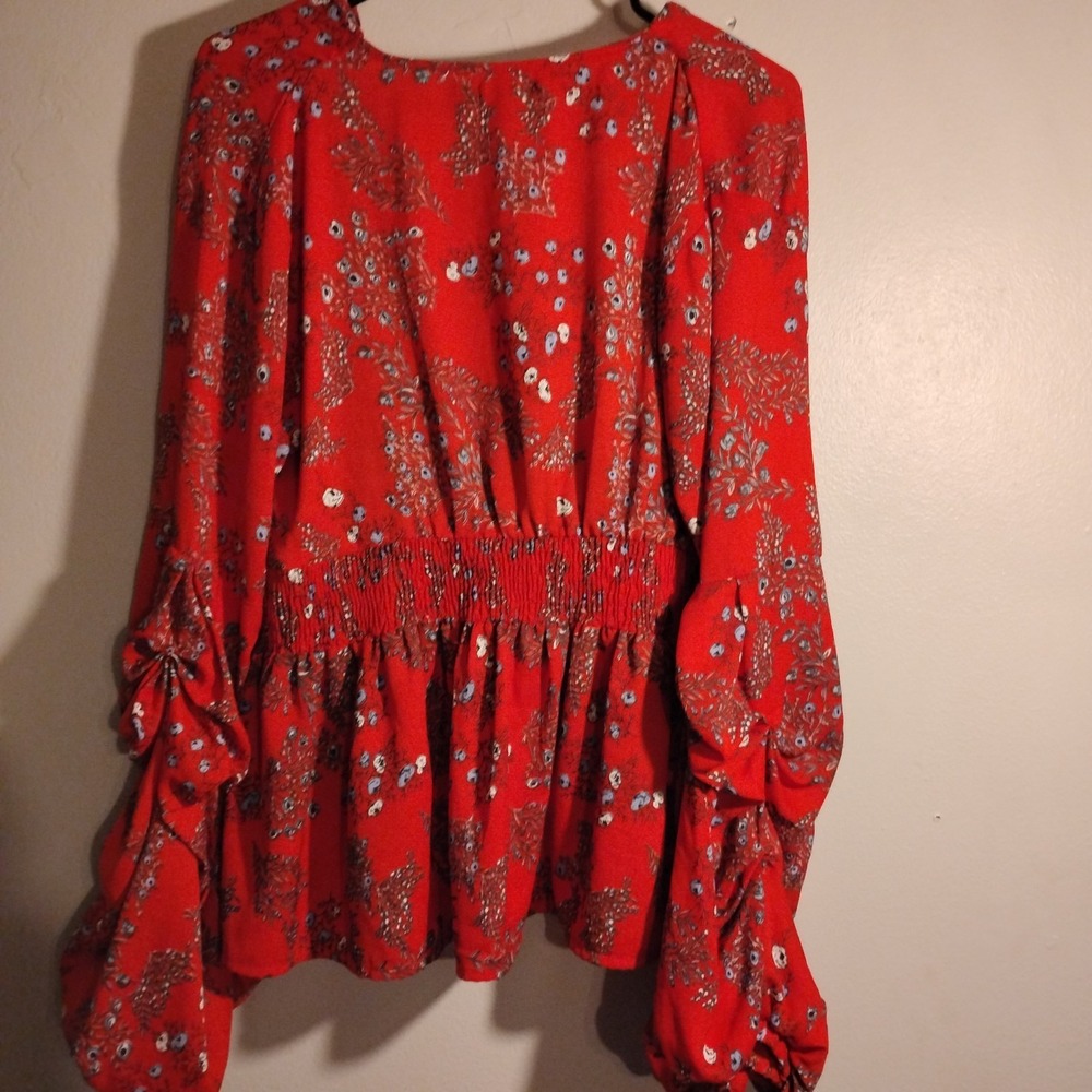 Boohoo, Sz.12, Womens Top, Red Floral, Puff Sleeves, Spring, Summer Cleavage - Picture 12 of 14
